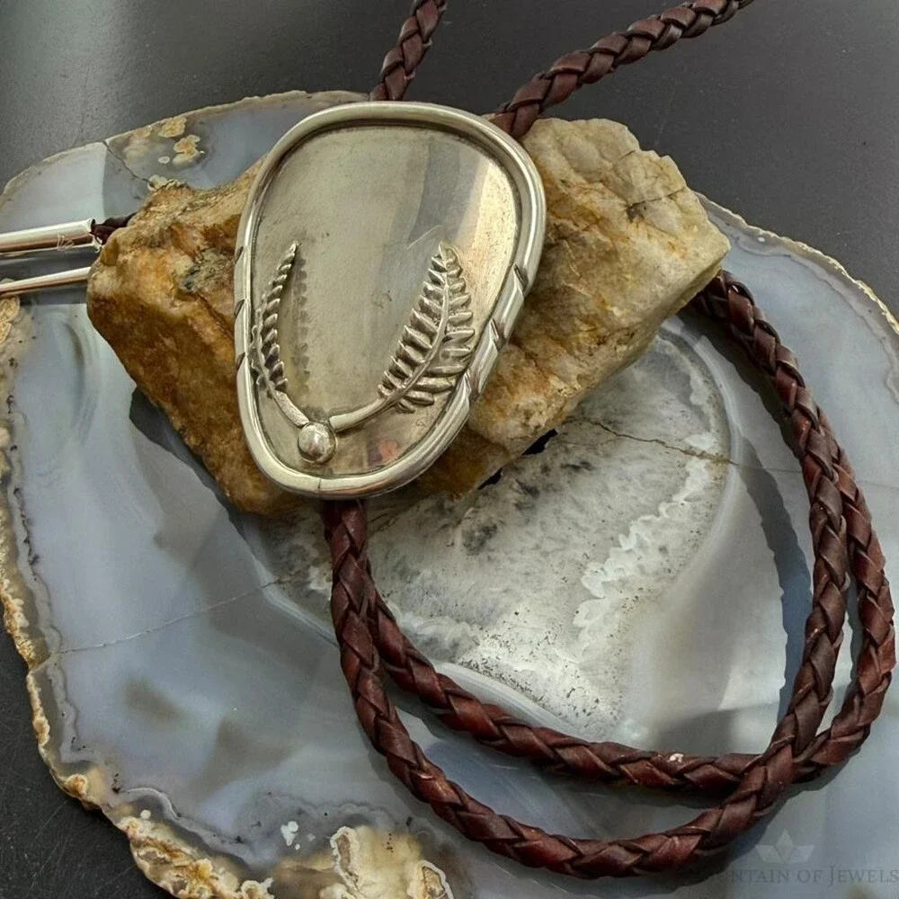 Vintage Native American Silver Round 2 Leaf Branches Decorated Bolo Tie For Men